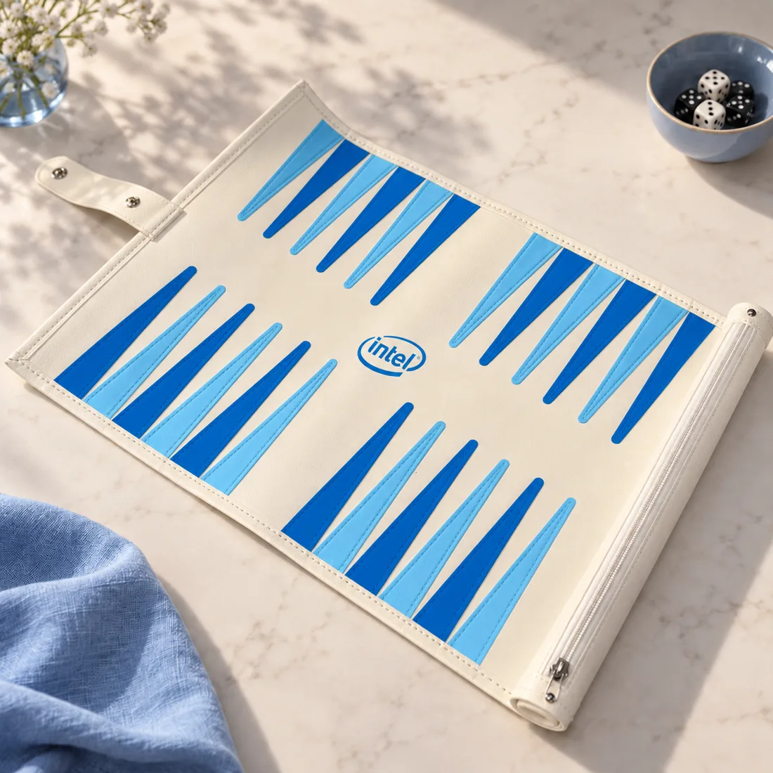 לוח שש בש Intel — בסיס שמנת · כחול ותכלת
